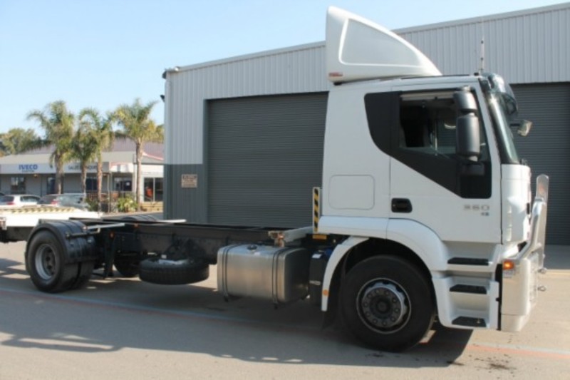 2013 IVECO Stralis ATi 360 Truck