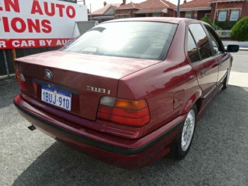 1993 BMW 3 18i