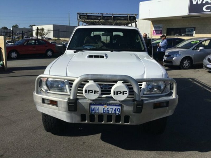 2001 NISSAN PATROL ST (4x4) GU III