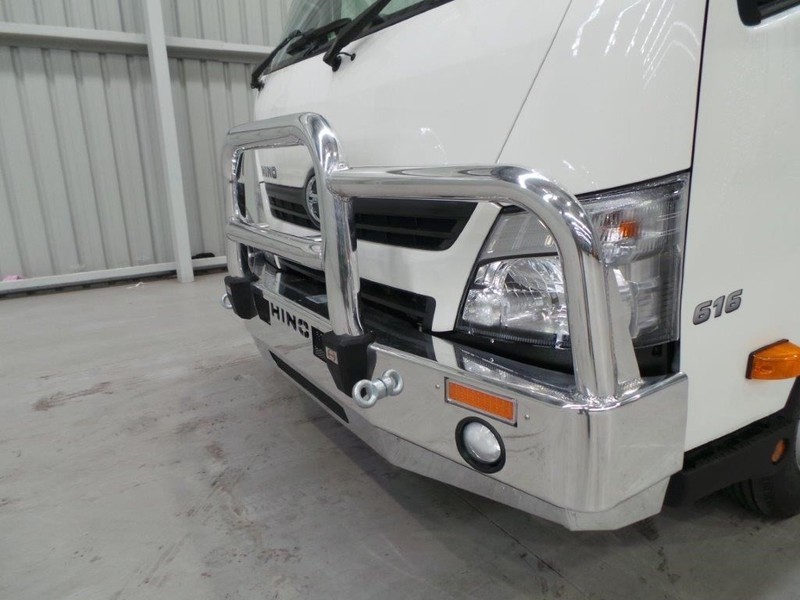 2016 HINO 616 - 300 Series 616 - 300 Series Truck