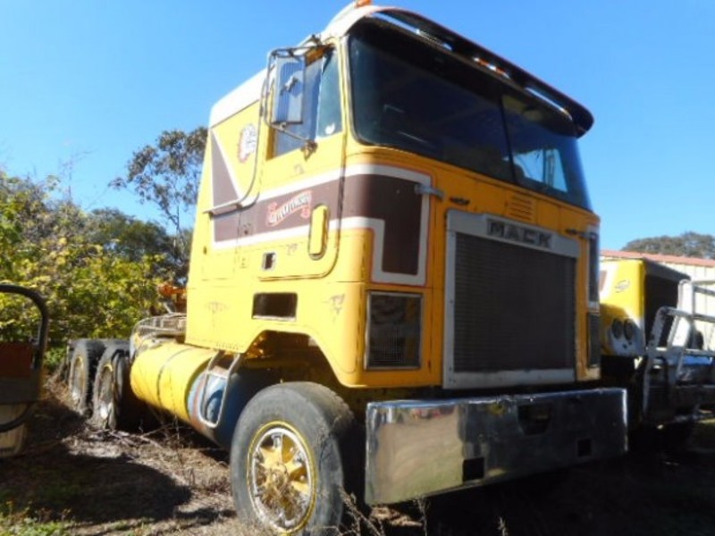 1983 MACK CRUISE-LINER Prime Mover CRUISE-LINER Truck