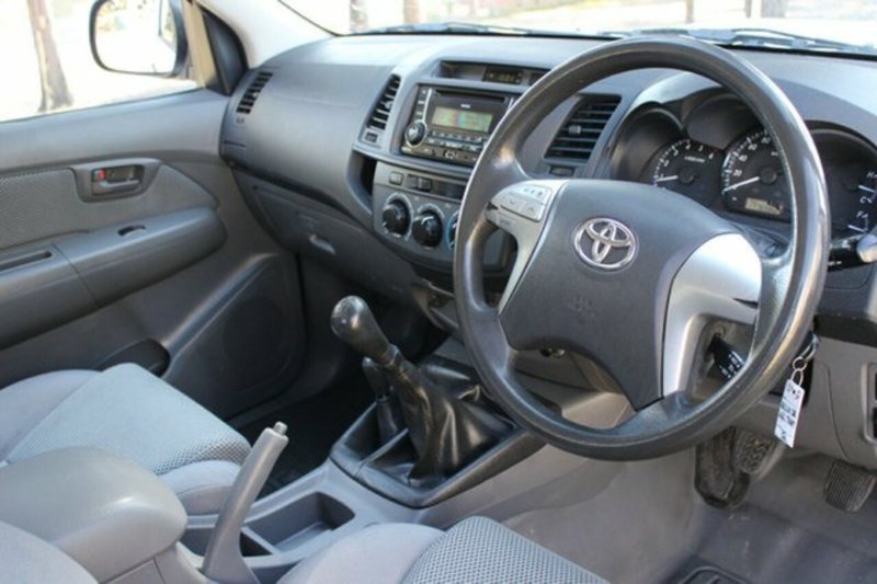 2012 TOYOTA HILUX SR (4x4) KUN26R MY12