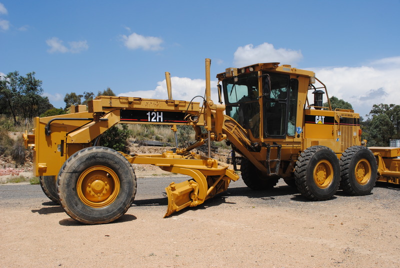 1998 CATERPILLAR 12H GRADER