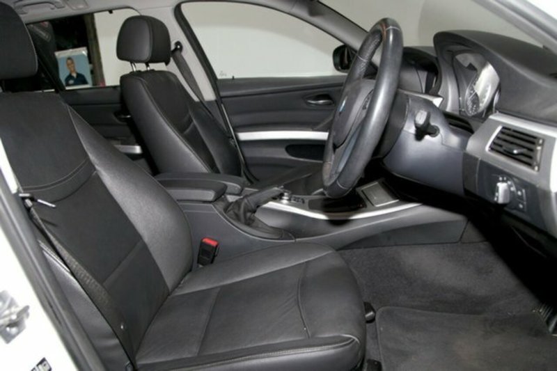 2011 BMW 320D Lifestyle Touring Steptronic E91 MY11