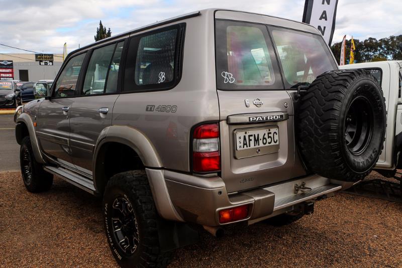 1998 NISSAN PATROL GU Ti Wagon 7st 4dr Auto 4sp 4x4 4.5i