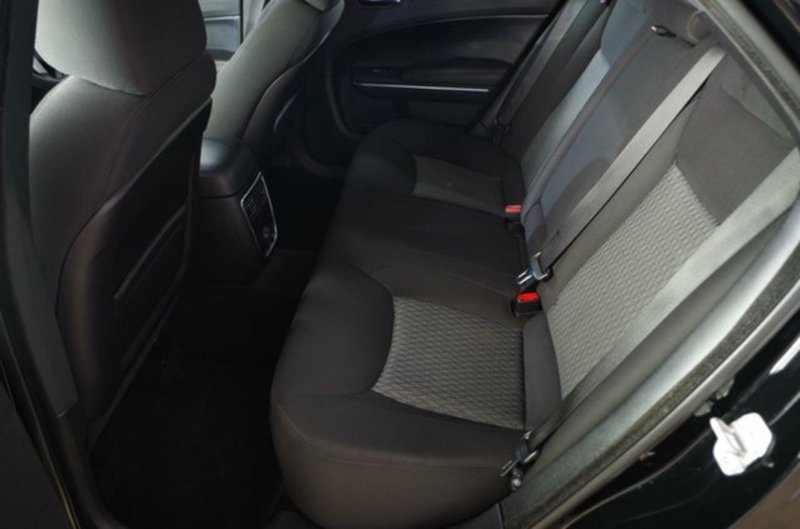 2012 CHRYSLER 300 LIMITED MY12