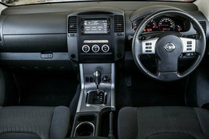 2012 NISSAN NAVARA ST-X D40 Series 5