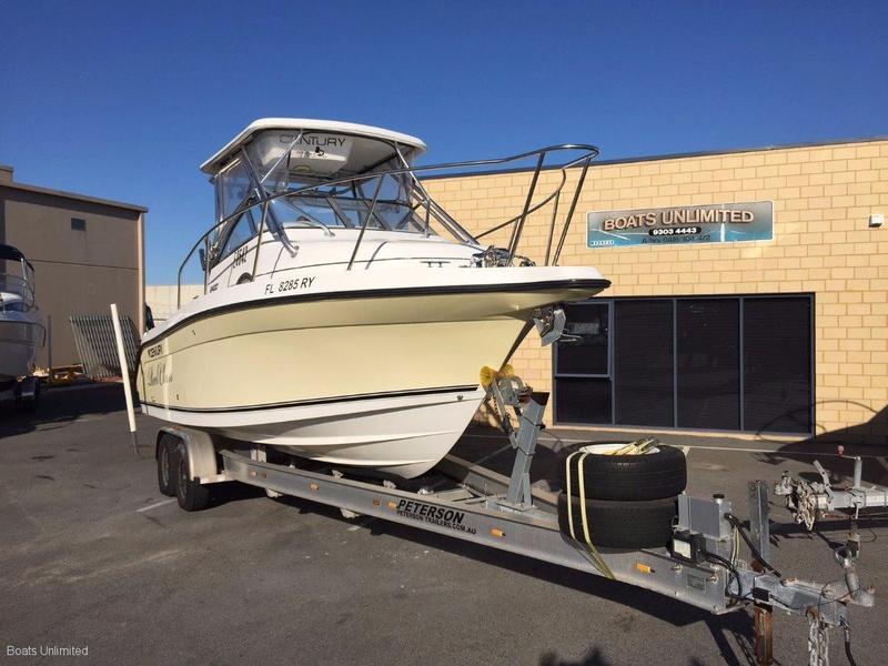 Century 2400 WALK AROUND BIG VOLUME BOAT GREAT FISHING N FAMILY