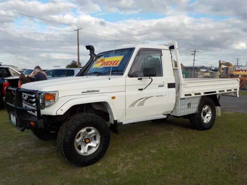 2005 TOYOTA LANDCRUISER RV HDJ79R