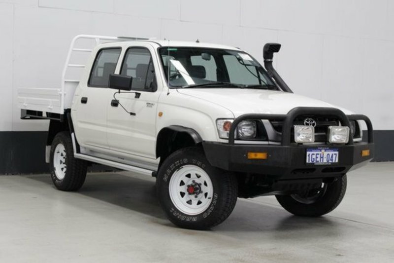 2004 TOYOTA HILUX (4x4) KZN165R