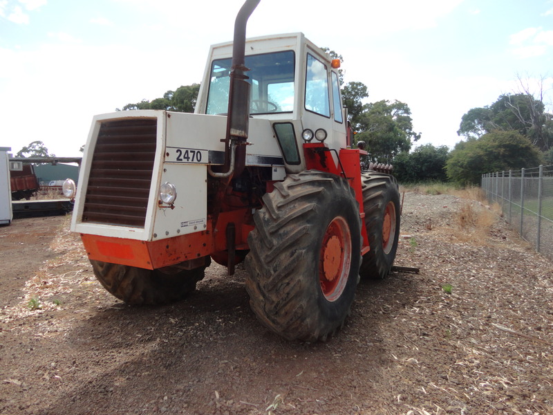 CASE TRACTOR 2470