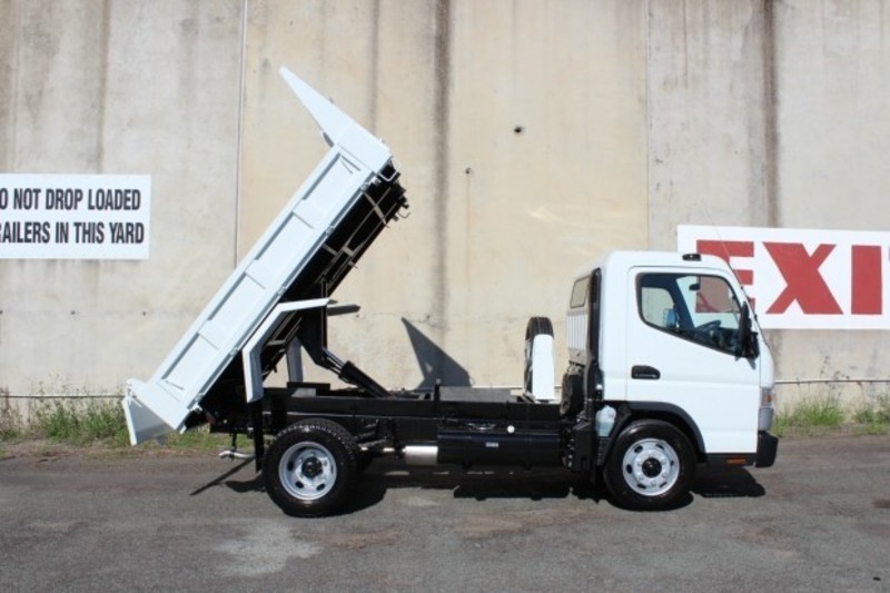 2017 FUSO Canter 715 Wide Canter 715 Wide Truck