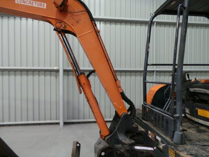 2004 HITACHI ZX50U