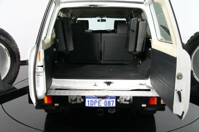 2011 NISSAN PATROL ST (4x4) GU VII