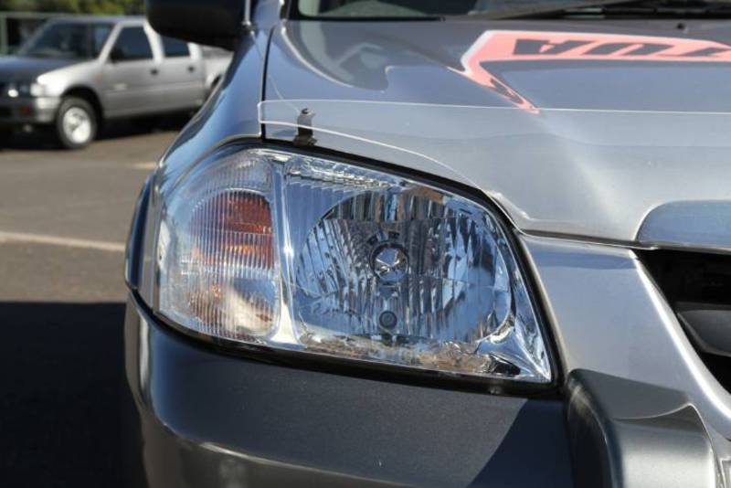 2003 MAZDA TRIBUTE CLASSIC