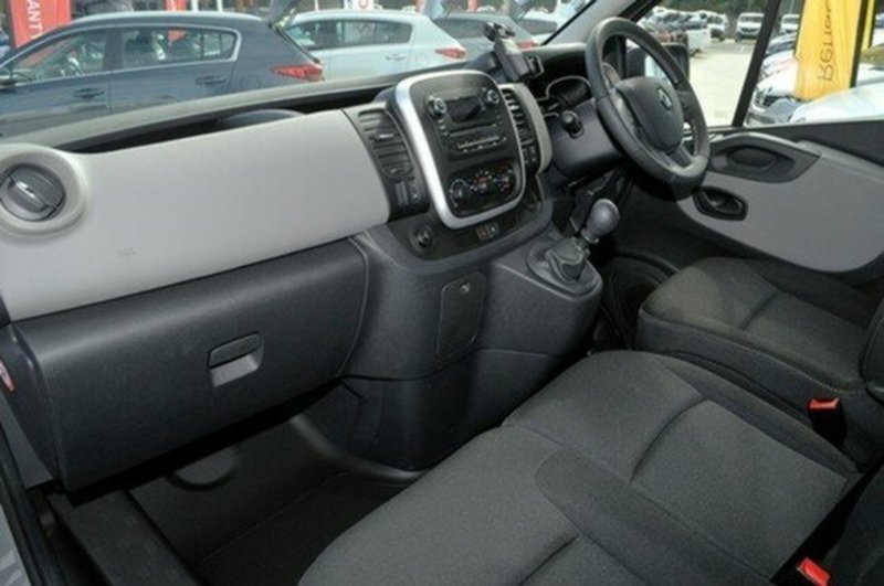 2017 RENAULT TRAFIC SWB X82 MY17