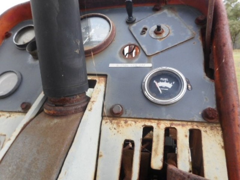 MASSEY FERGUSON Tractor