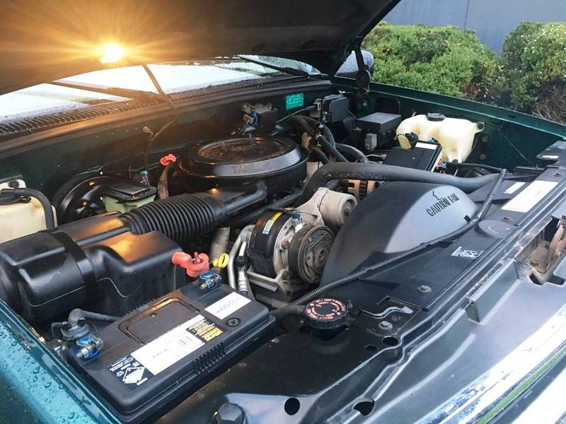 1998 HOLDEN SUBURBAN 1500 LT 4X4 K8