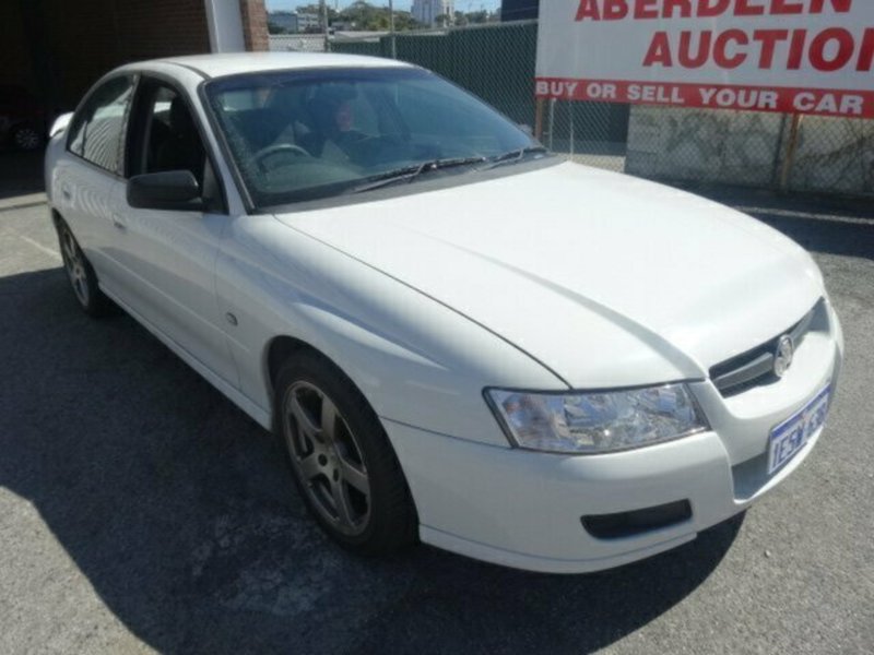 2005 HOLDEN COMMODORE EXECUTIVE VZ