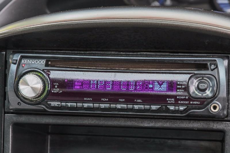 2001 TOYOTA TARAGO
