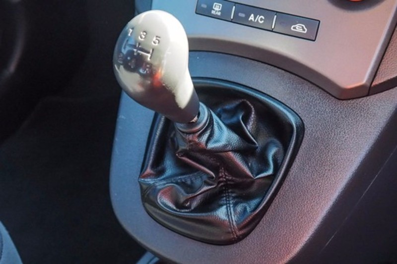 2010 KIA RONDO LX UN
