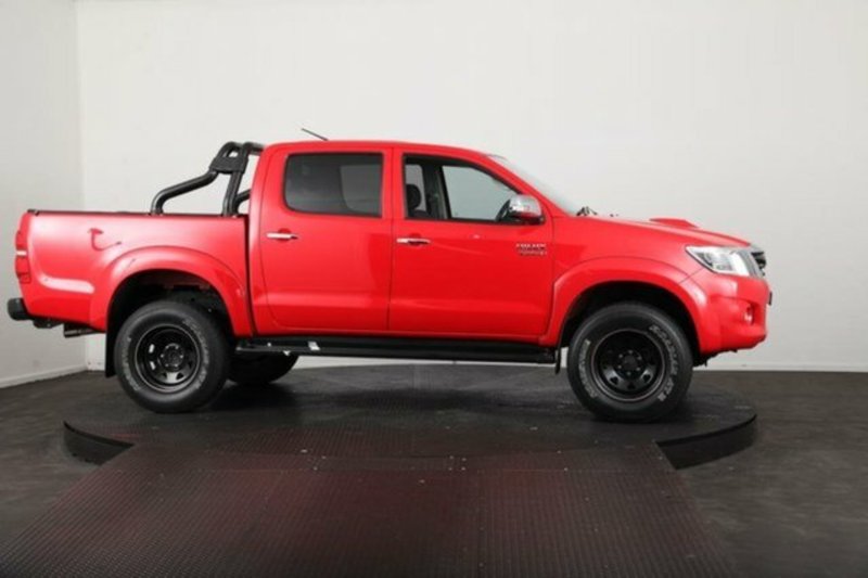 2012 TOYOTA HILUX SR5 (4x4) KUN26R MY12
