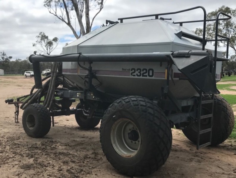Flexicoil 2320 air seeder cart
