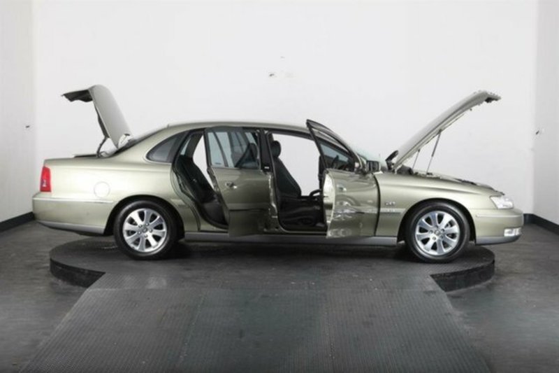 2004 HOLDEN STATESMAN V8 WK
