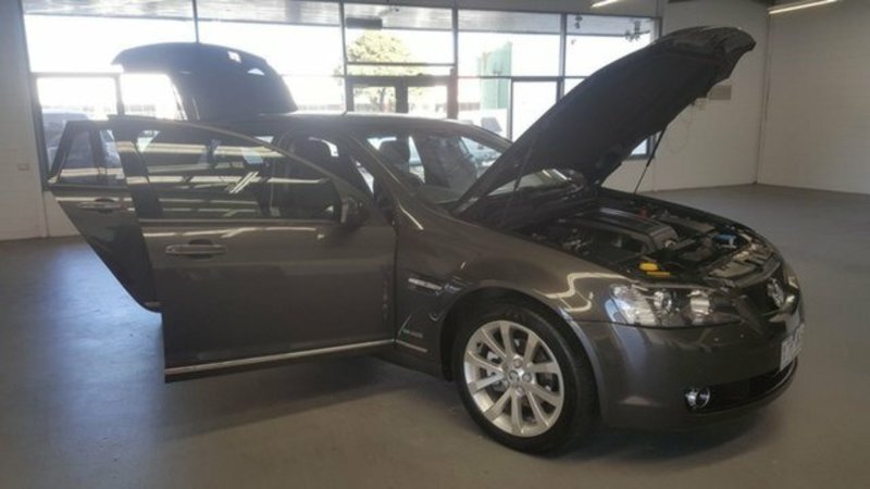 2010 HOLDEN CALAIS V VE MY10