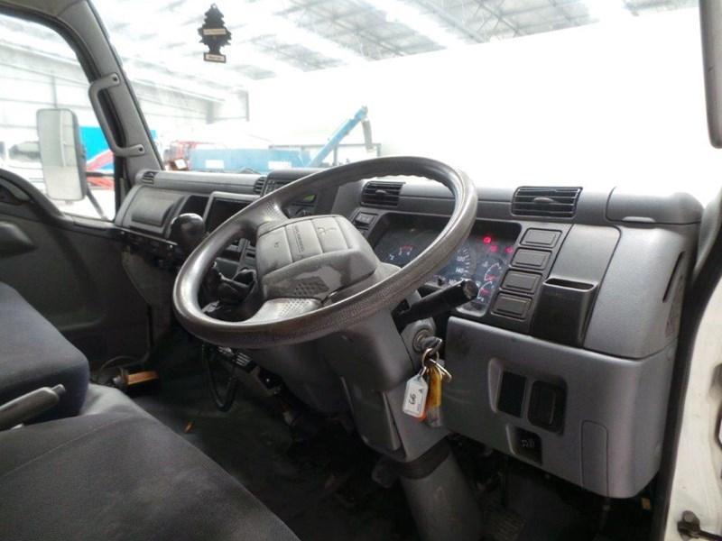 2009 FUSO CANTER