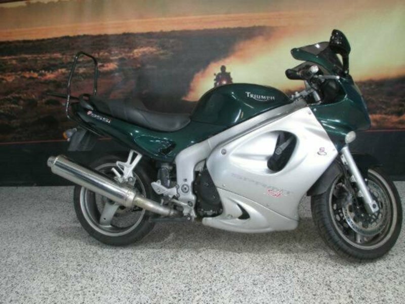 2002 TRIUMPH SPRINT ST (955) Road