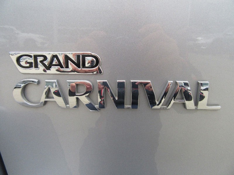 2010 KIA GRAND CARNIVAL SI VQ