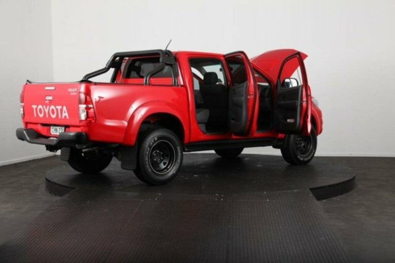 2012 TOYOTA HILUX SR5 (4x4) KUN26R MY12