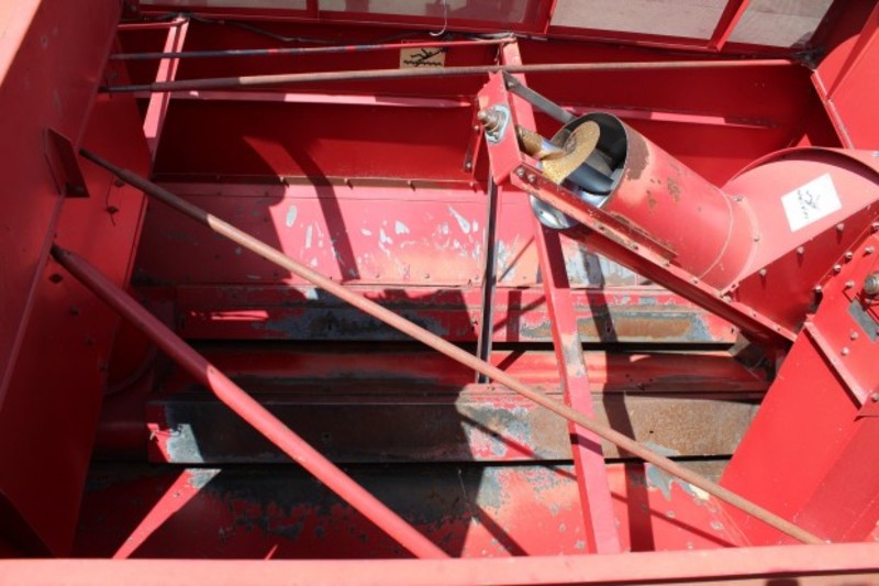 1990 Case IH 1688 1688 HarvesterHeader