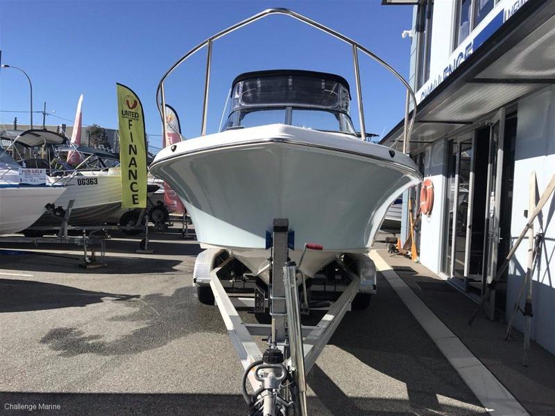 Key West 211 Walkaround 4 Stroke Yamaha