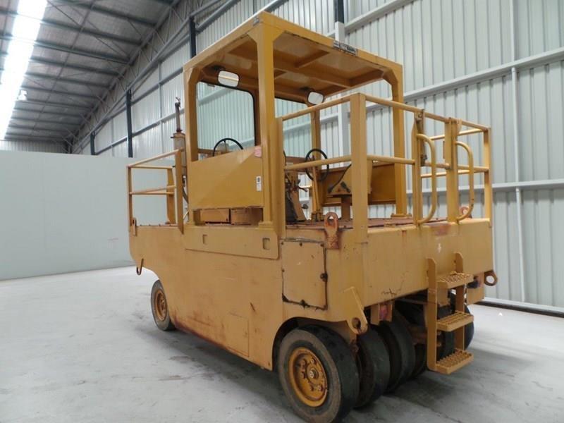 1979 MOORE SP1511 ROLLER