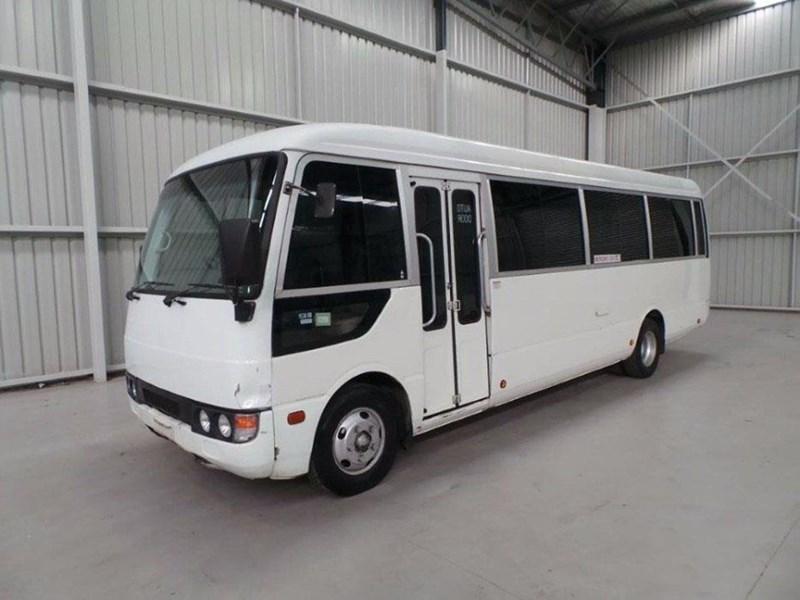 2002 MITSUBISHI ROSA BUS