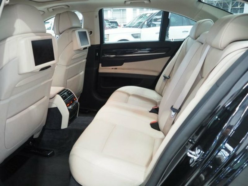 2009 BMW 7 50i F01