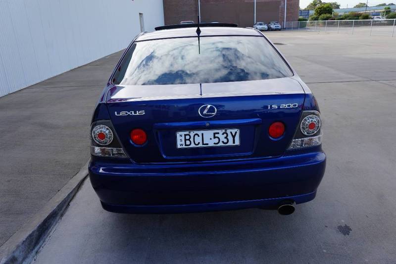2001 LEXUS IS200 SPORTS LUXURY GXE10R