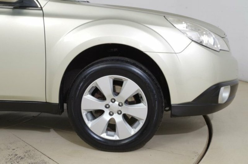 2010 SUBARU OUTBACK 2.5i MY10