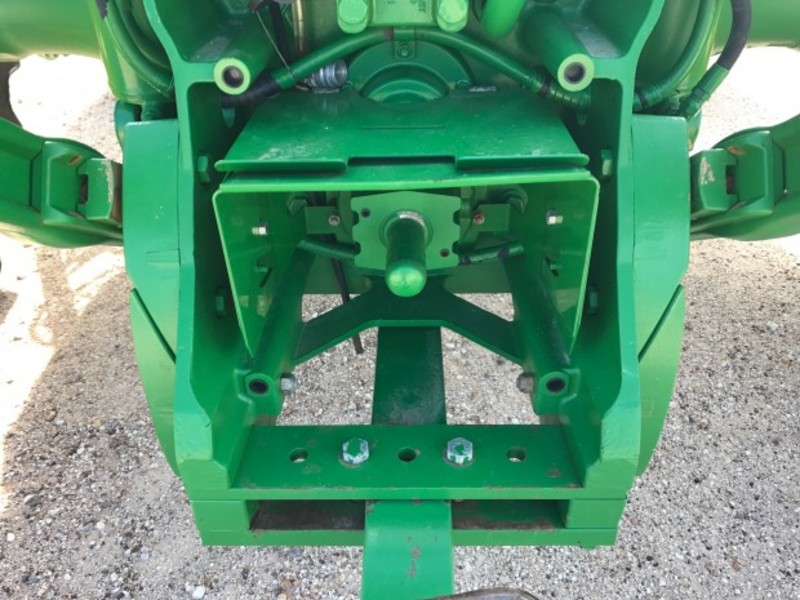 JOHN DEERE 8335R Tractor