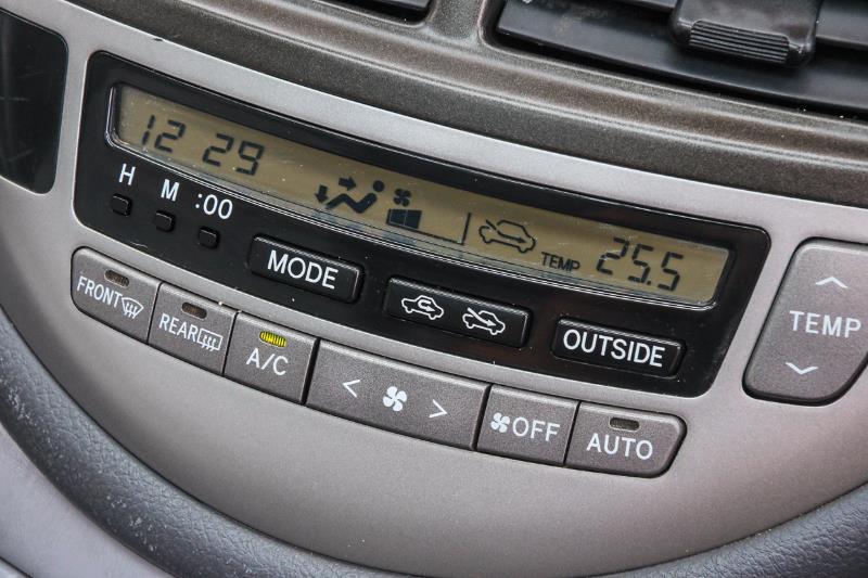 2001 TOYOTA TARAGO