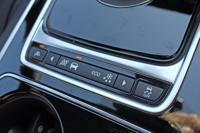 2015 JAGUAR XE 25T PRESTIGE X760