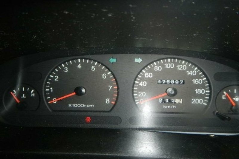 2005 KIA CARNIVAL LS KV11
