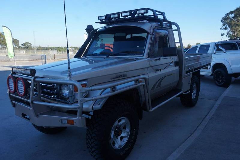 2006 TOYOTA LANDCRUISER RV (4x4) HDJ79R