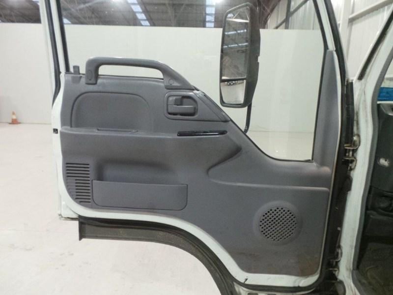 2006 ISUZU NPR400