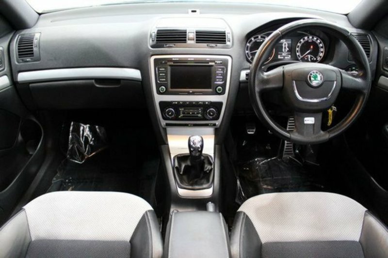 2010 SKODA OCTAVIA RS 147 TSI 1Z MY10