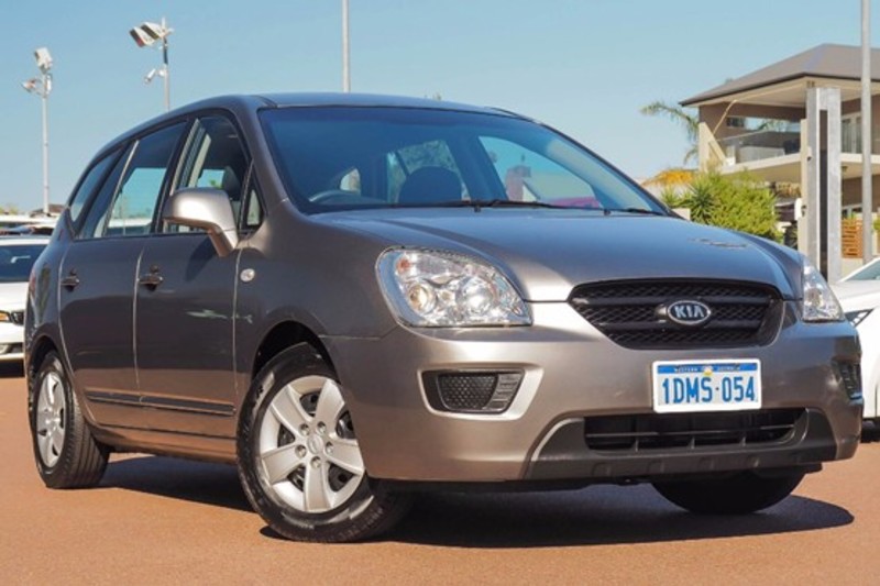 2010 KIA RONDO LX UN