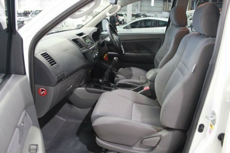 2012 TOYOTA HILUX SR (4x4) KUN26R MY12