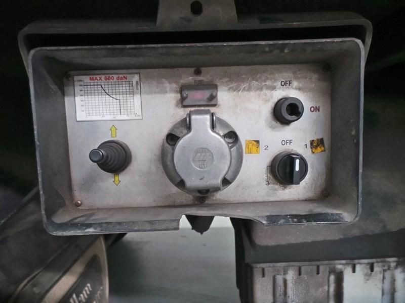 2010 FUSO CANTER